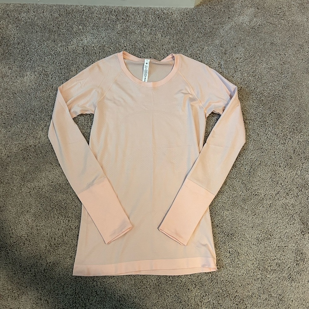 NWOT Lululemon swiftly tech long sleeve